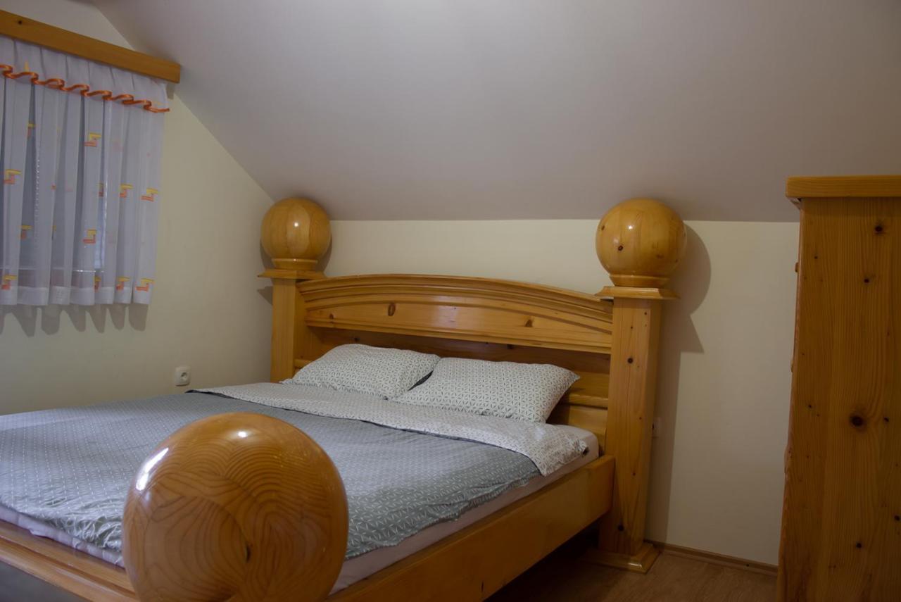 Bee House Maja Hotel Rob Buitenkant foto
