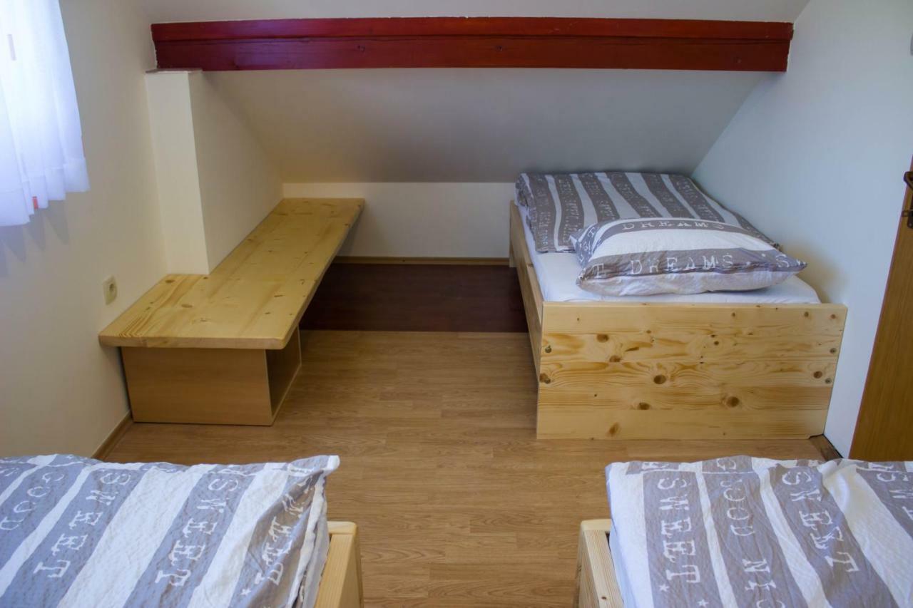 Bee House Maja Hotel Rob Buitenkant foto
