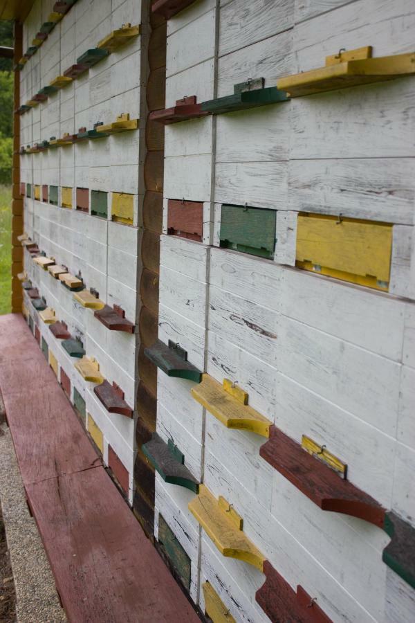 Bee House Maja Hotel Rob Buitenkant foto
