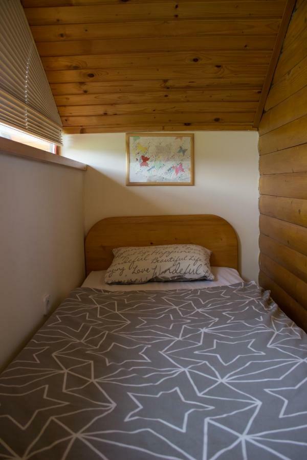 Bee House Maja Hotel Rob Buitenkant foto